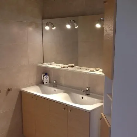 Le Hibou Heureux 住宿加早餐酒店 Bézenac