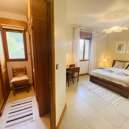 Le Hibou Heureux Bed & Breakfast