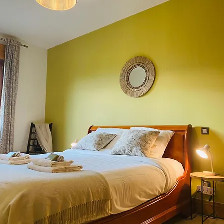 Le Hibou Heureux Bed & Breakfast Bezenac