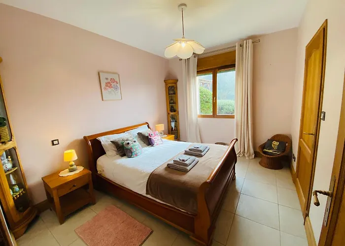 Le Hibou Heureux Bézenac