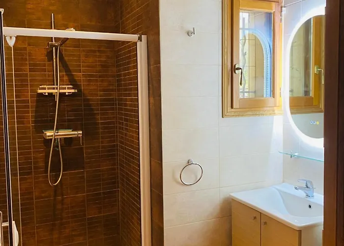 Le Hibou Heureux Bézenac