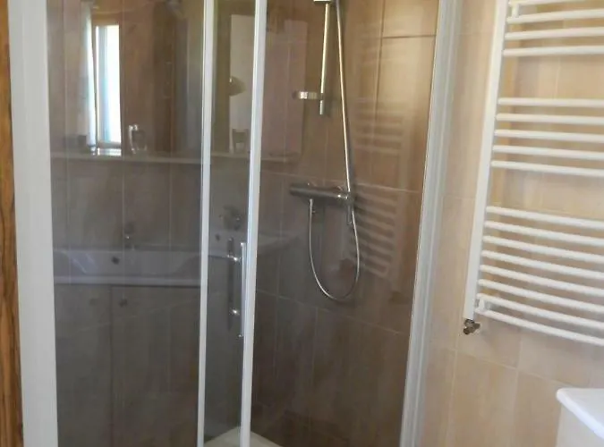 ベッド・アンド・ブレックファスト Le Hibou Heureux Bézenac